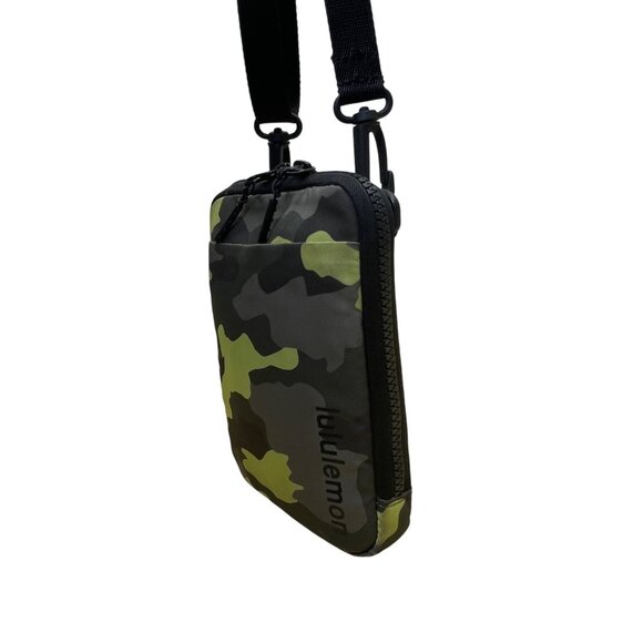 Lululemon Unisex Green/Black Camouflage Adjustable Strap Compact Crossbody Bag - Picture 3 of 13